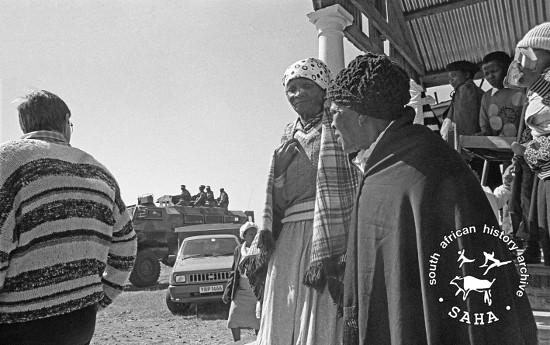 AL3274_G17.05 Bophuthatswana police arriving outside a church, Braklaagte