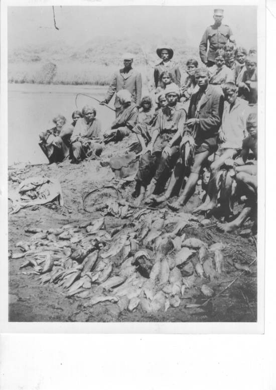 Indian fishermen and families at Umzinto River, 12 October, 1909, The Indian Community in the Transvaal, AL2686_1E