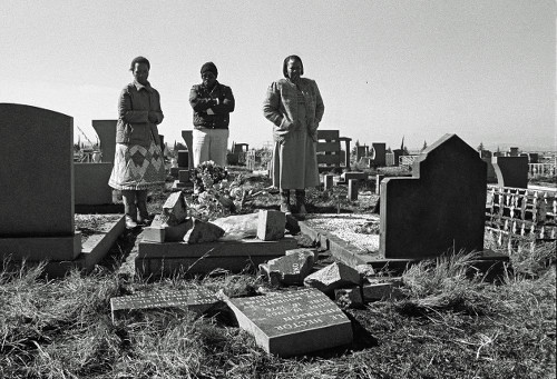 Black Sash members at destroyed tombstone of Hector Peterson AL3274_G47
